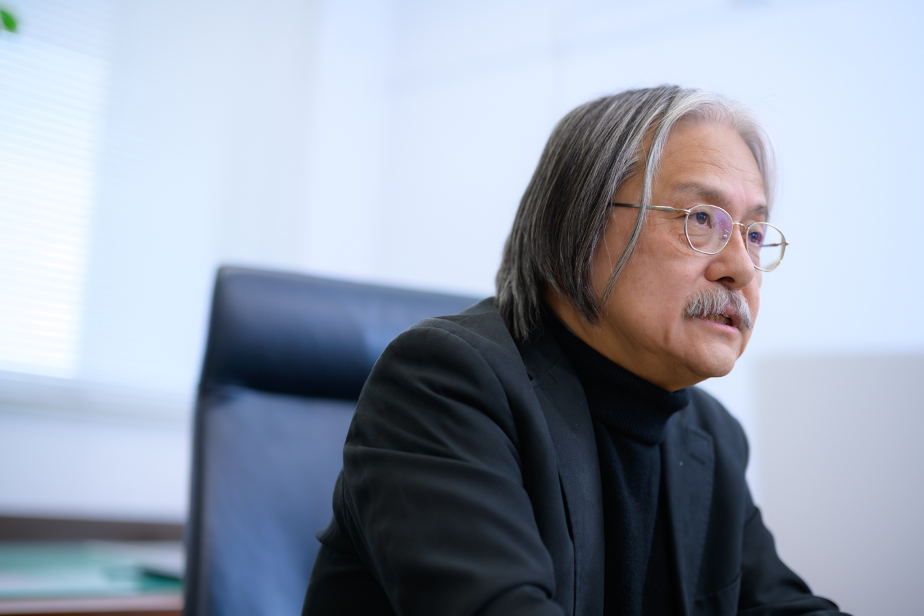 Professor Miyake, is it true that a new program now lets working professionals join the company–university “joint education” initiative?