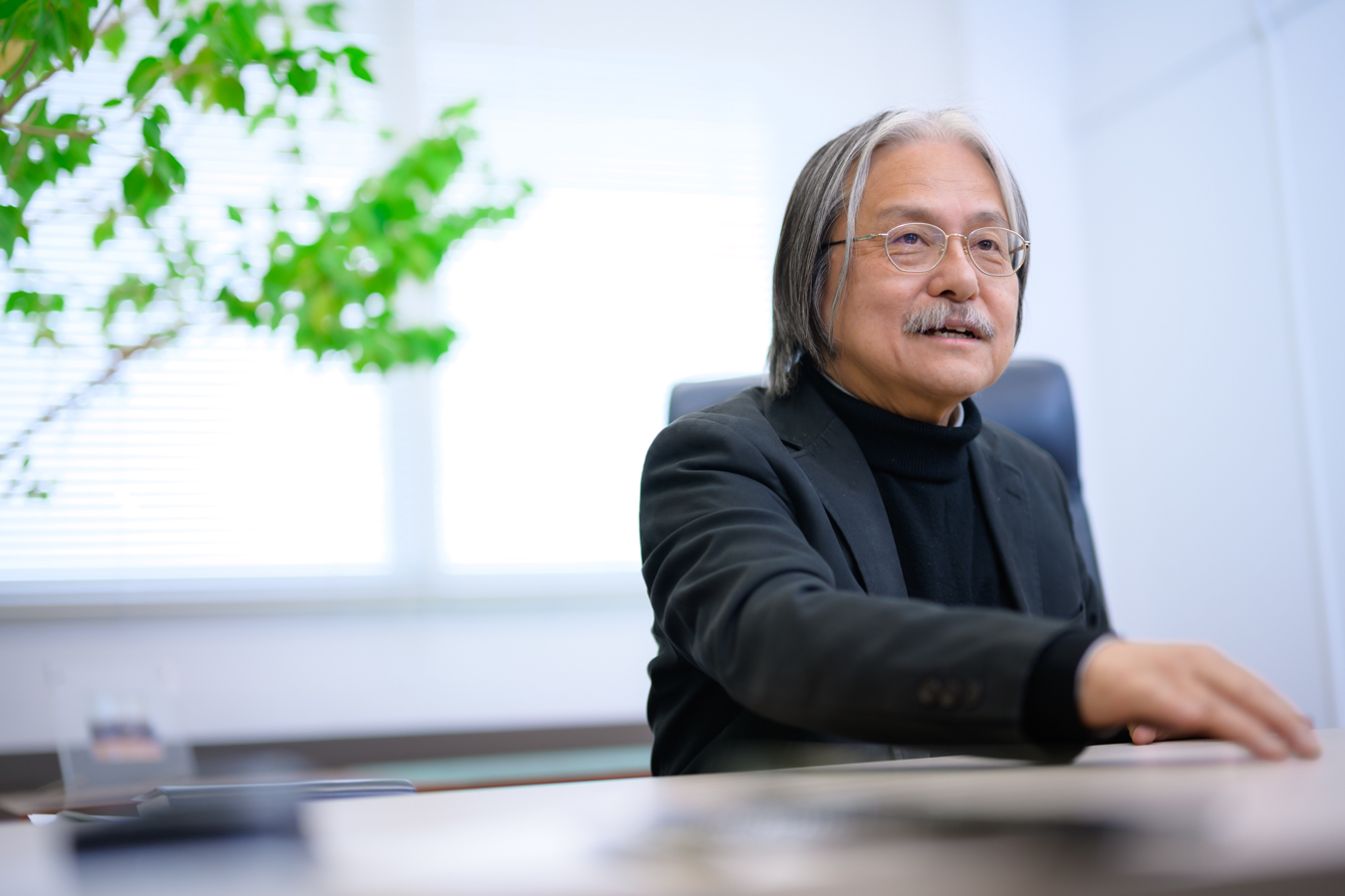 Professor Miyake, is it true that a new program now lets working professionals join the company–university “joint education” initiative?