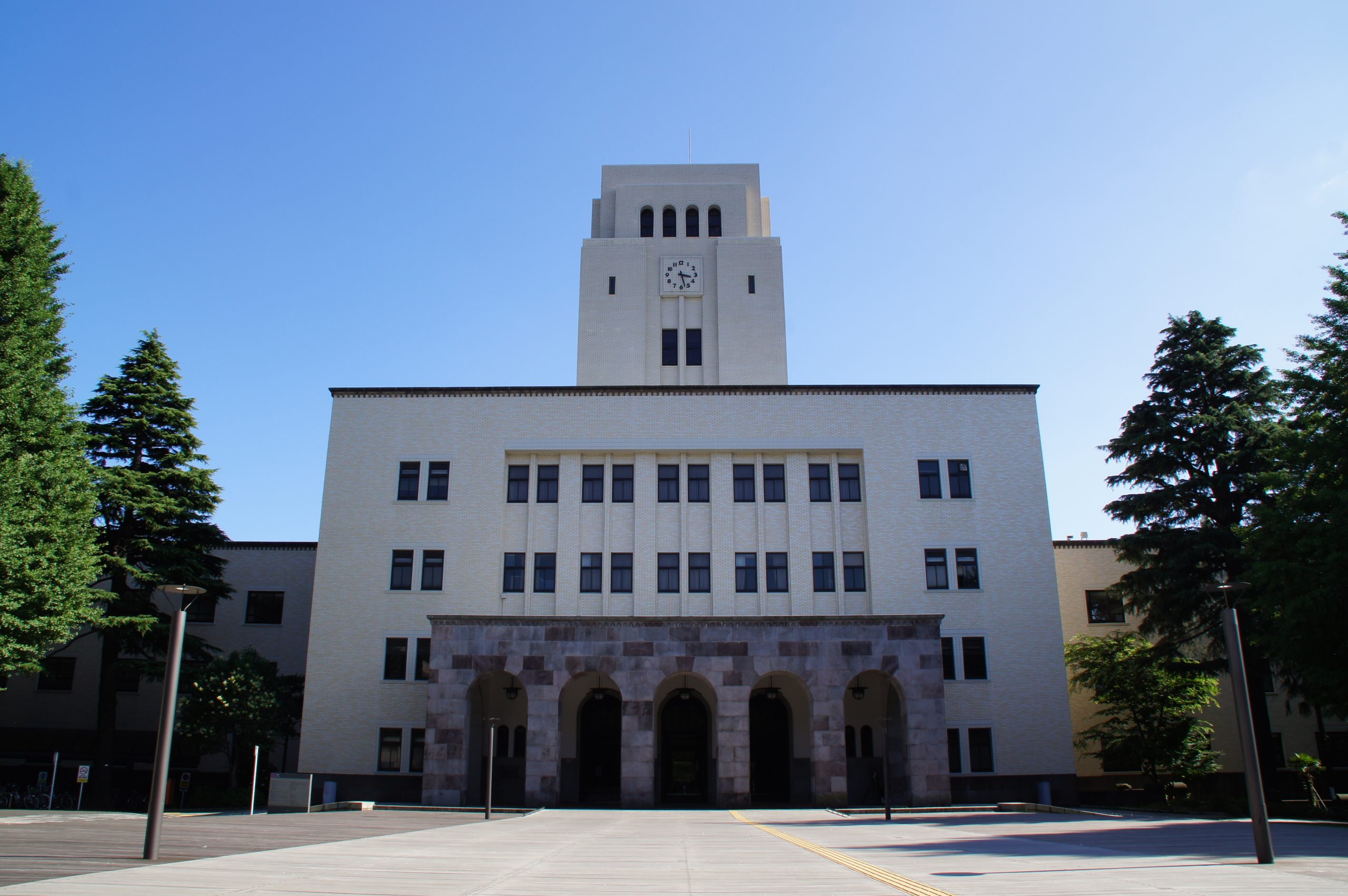鈴木健二特任教授の「大学教員というキャリア　大学院での学び直しの意義」が、『先端教育』（先端教育機構、2025年12月号）に掲載されました
