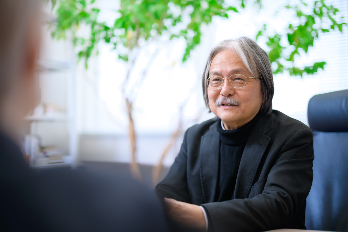 三宅先生、企業と大学による「共同教育」に、社会人も参加できる新メニューが開設されたって本当ですか？